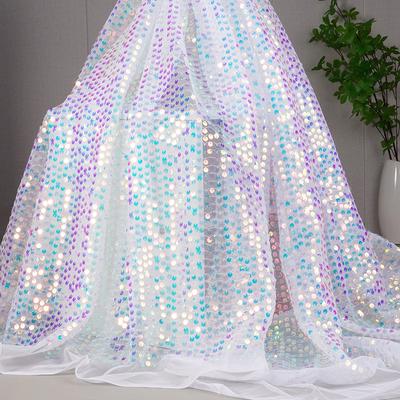 Bunter Regenbogen Glänzendes Stück Farbverlauf Stoff 6mm Pailletten Stickstoff Stoff Party Kostüm Kleid Hintergrund Verpackung Netzstoff