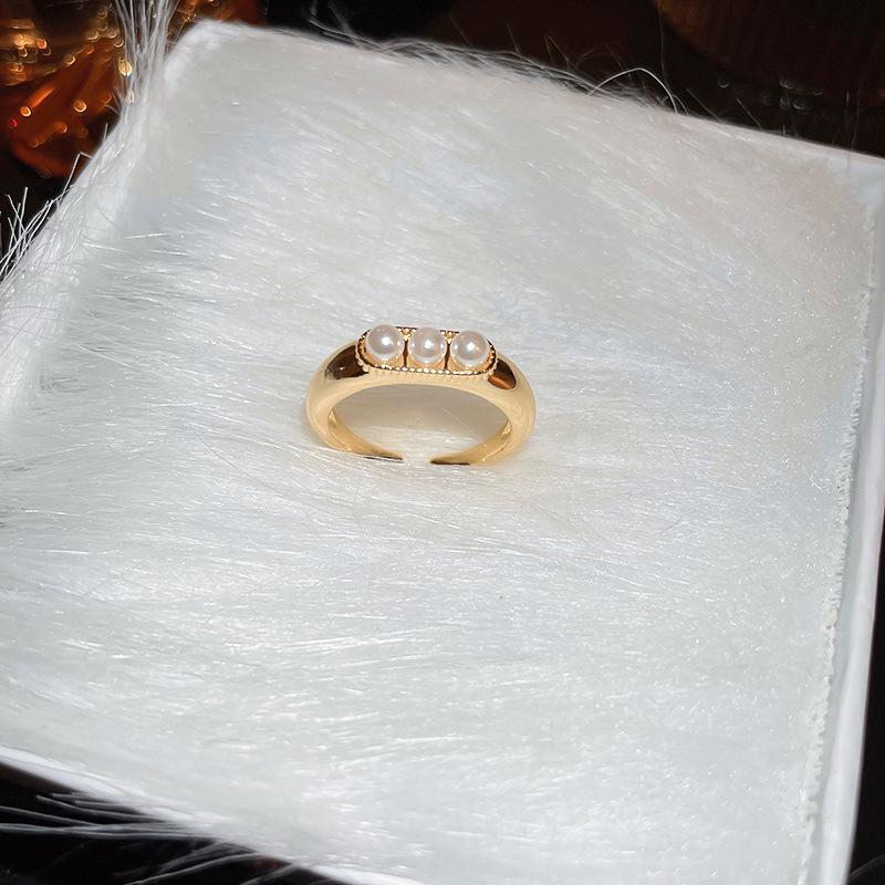 Gold-Plated Zircon Heart Ring - Elegant High-End Design for Index Finger