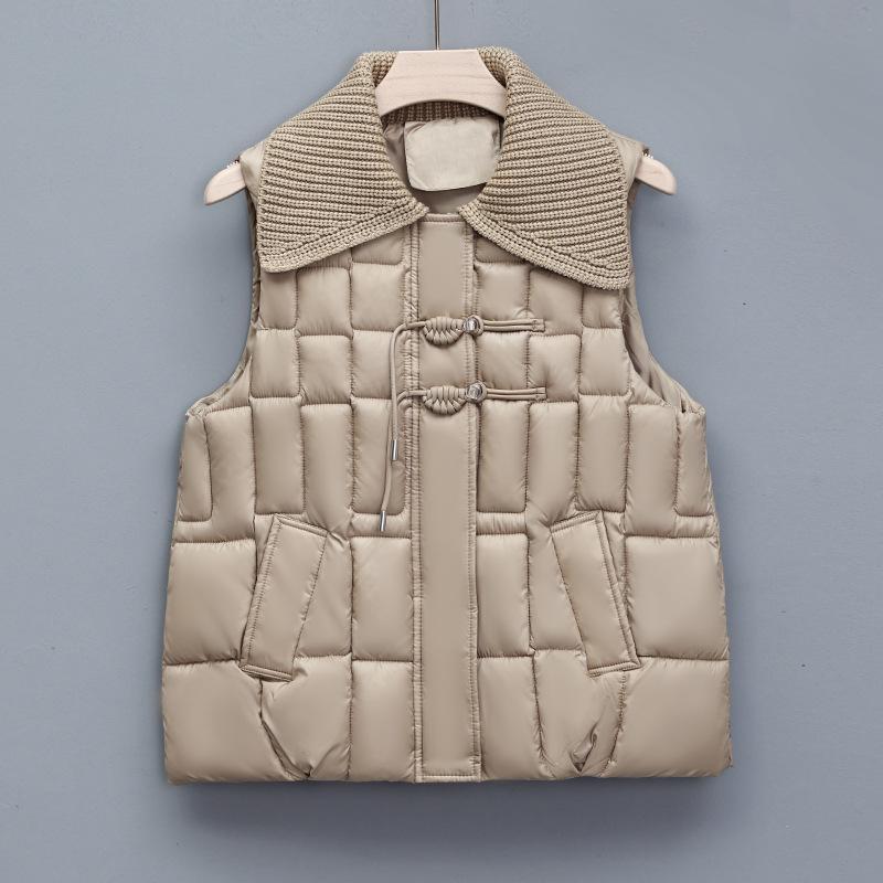 

Женский вязаный хлопковый жилет в корейском стиле с лацканами и застежкой на лягушку - Короткий безрукавный жилет в стиле пэчворк для осени/зимы M [Recommended for 90-115 lbs] хаки