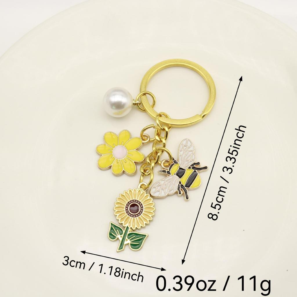 Charming Daisy Honey Pendant Keychain - Pastoral Style Accessory