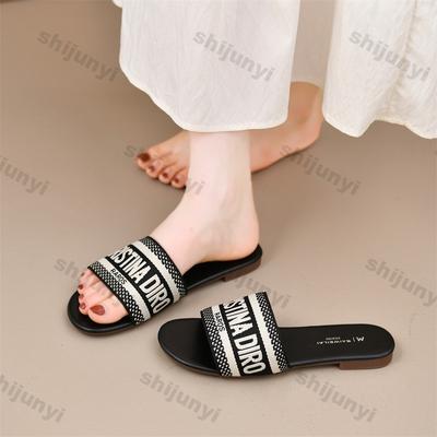 Fashion Women's One Word Slippers 2025 Summer Comfortable Breathable Casual Flats Fashion Embroidery Lightweight Outdoor Beach Sandals