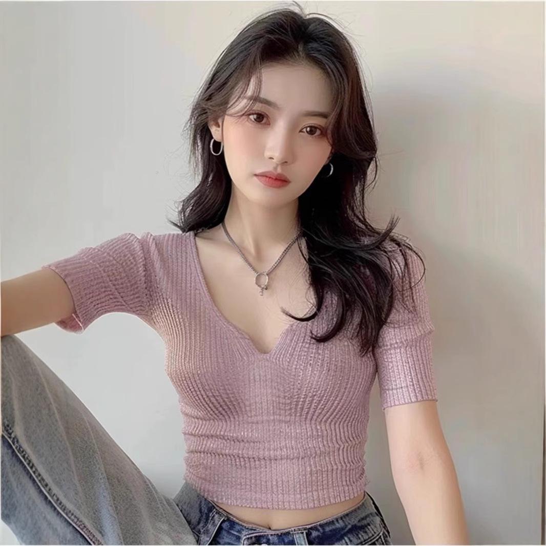 

Изысканный летний трикотажный топ с V-образным вырезом – Сладкий и пикантный, облегающий силуэт, дизайн с короткими рукавами для женщин One size (up to 125 jin)