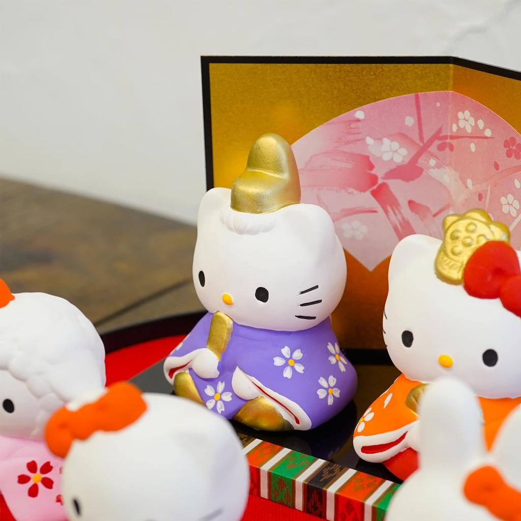 Fukubeya Seto Ware Hello Kitty Decorative Hina Set of Ceramic Hina with Folding Screen and Perfect for Hinamatsuri Seasonal Decorations Dolls, 5,