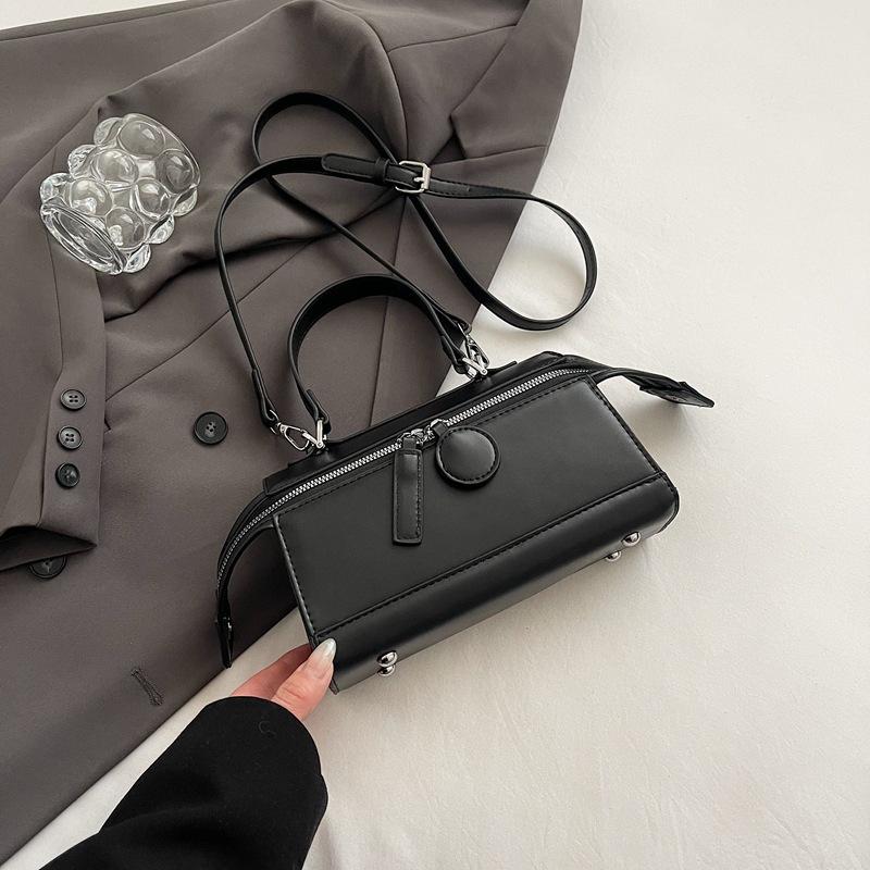 High-end Hand Bag Women's 2025 New Popular Fashion High-end Shoulder Bag Super Fire Crossbody Pillow Bag