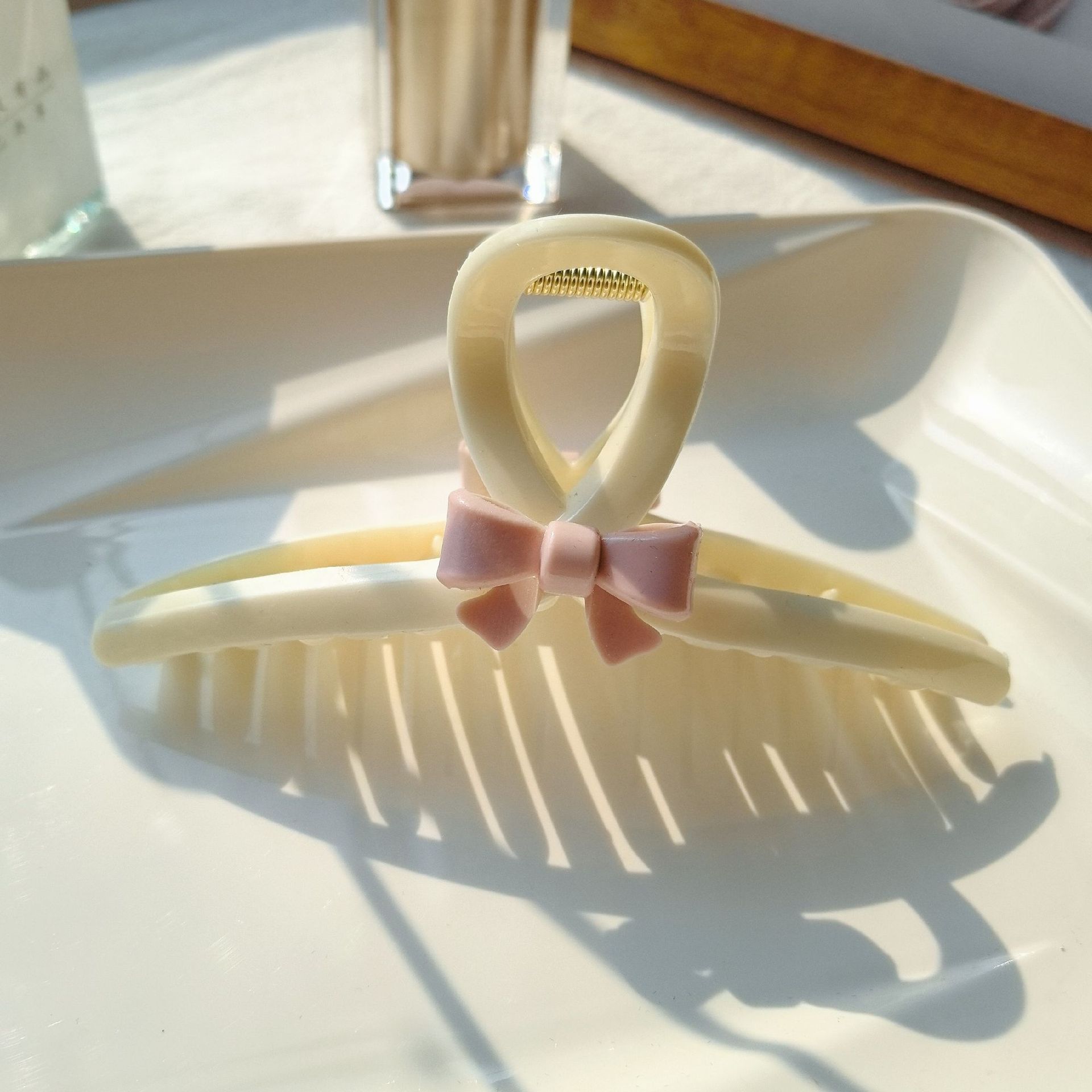 

1pc Girl s Heart Pink Bow Grip Clip New Cute, Sweet, and Versatile Comb Hair Set with Shark Clip at the Back of the Head