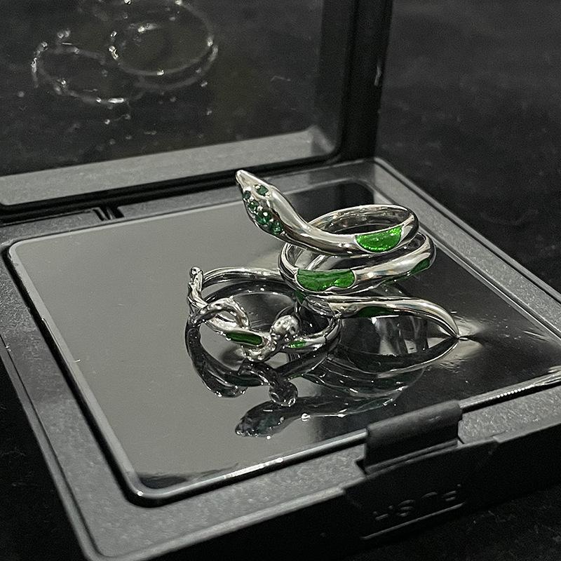 Niche Design Green Snake High-End Ring Female Cold Wind French Personality Opening Dark Wind Fashion