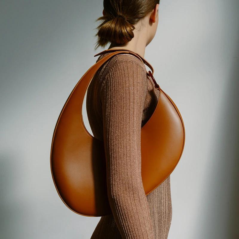 Niche Design Italian Bag Women's New Trendy Personality Versatile Oval Large Capacity Single Shoulder Underarm Bag