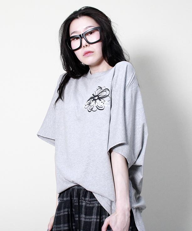 Deumakeu Medium Fit French Sleeve Chest Flower Short Sleeve T-Shirt Gray