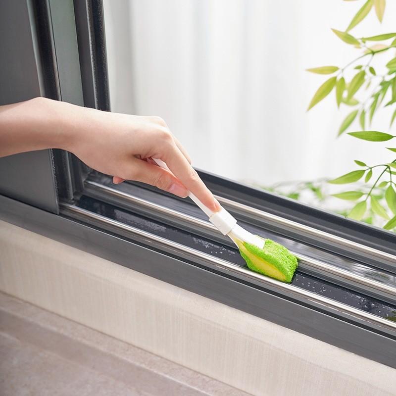 Plastic Gap Cleaning Brush With Washable Sponge For Multisurface Cleaning