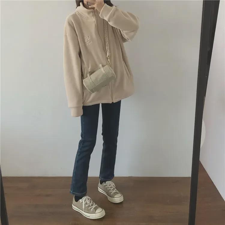 Dámská bunda z mléčného fleecu z jehněčí vlny - Kolekce zima 2024