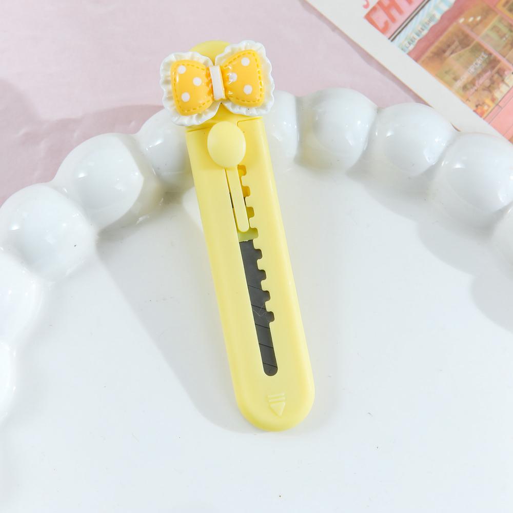 Coltello da taglio carino portatile a forma di orso, taglierino artistico a cartoni animati, taglierino per carta per studenti per aprire pacchi, lavoretti fai da te