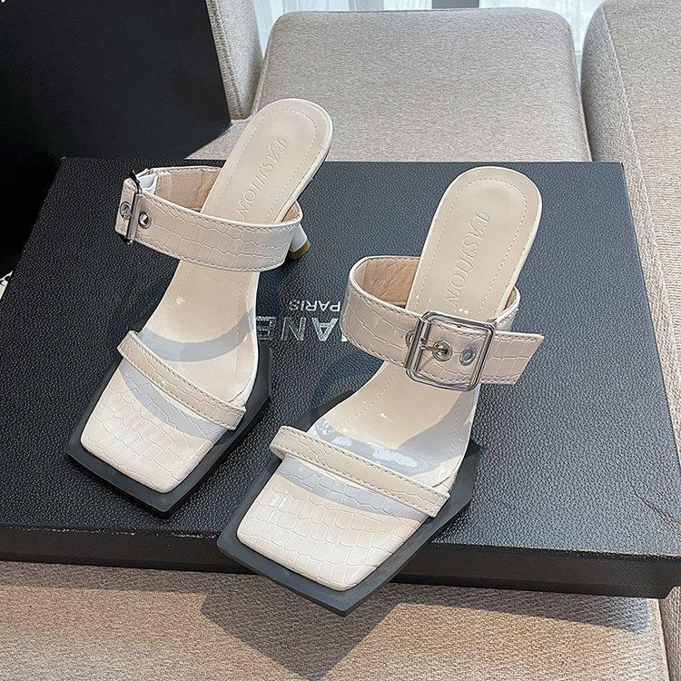 

European and American style open-toed square head high-heeled cool slippers for women to wear in the summer of 2025, new high-end stiletto sandals for 40