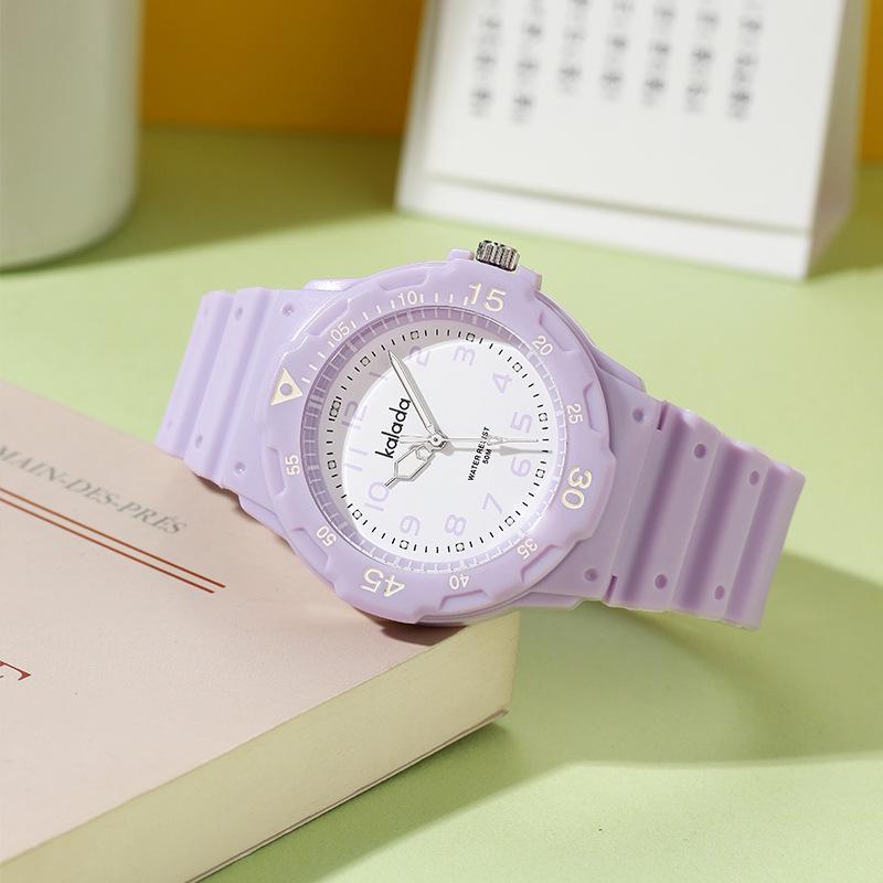 

Trendy Luminous Student Watch for Boys & Girls - Sports Style, Junior & High School, Simple Design with Exam-Friendly Features red case + spare battery