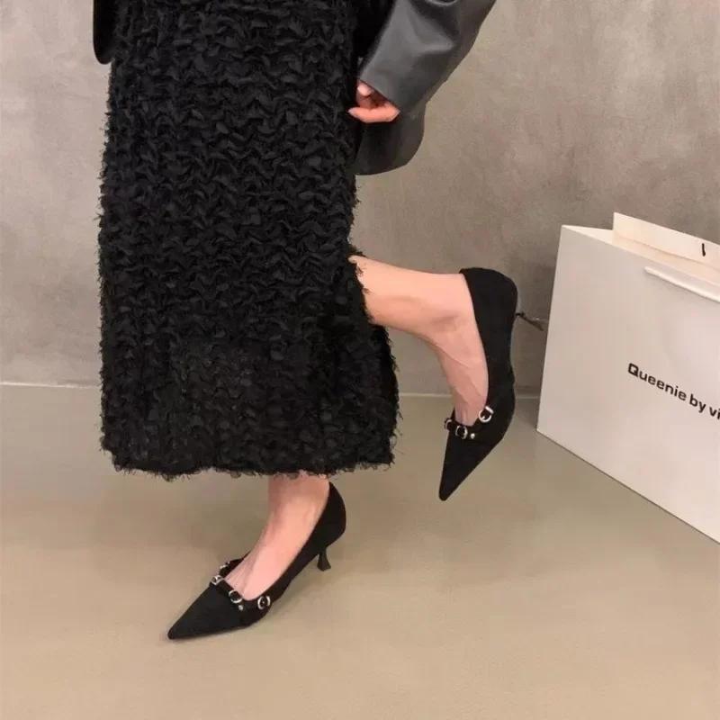 Damenschuhe Herbst sexy spitze Absätze für Frauen Einfache elegante Hochzeits-Brautschuhe Leopard Samt Mode