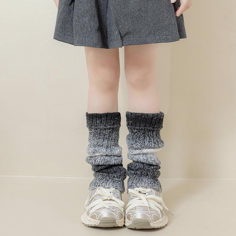 

Детские градиентные цветные осенне-зимние толстые гетры в вертикальную полоску, вязаные теплые носки, корейская версия, накладки для ног чёрный
