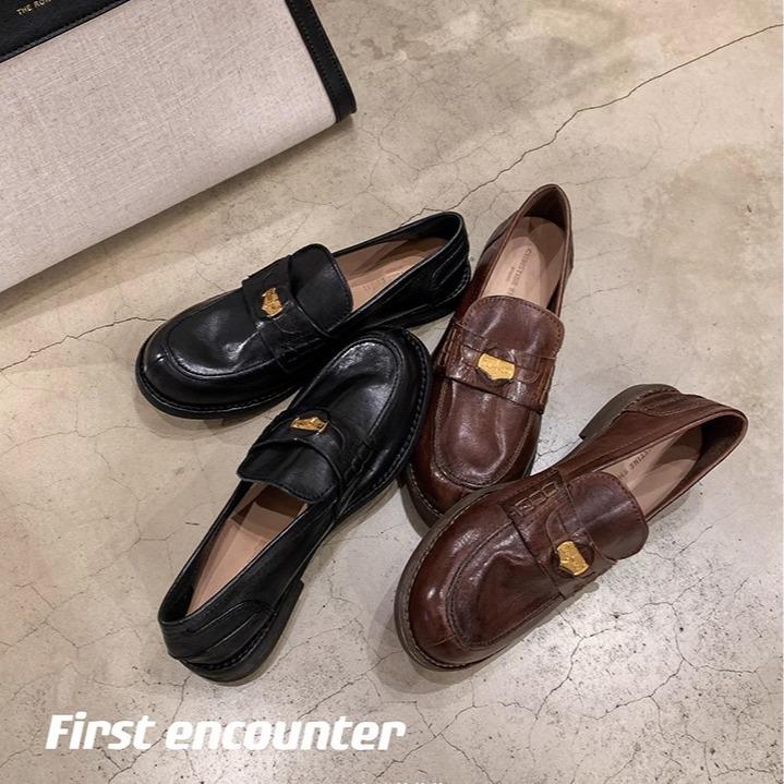 

[Su Yinyin of the same style] Washed folds~ Horse skin retro polished small gold coins Loafu single shoes women s small leather shoes 40