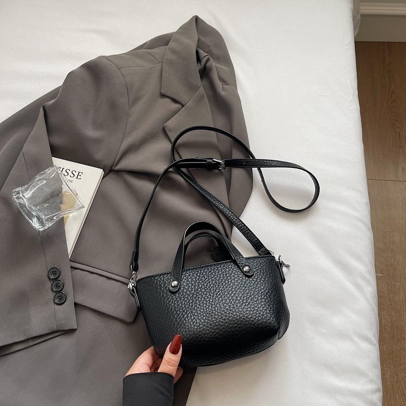 Casual texture simple bucket bag spring new women's shoulder bag beautiful foreign trend crossbody bag