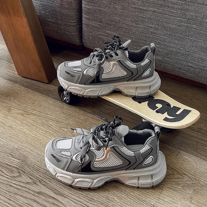 Fried Street Shows Small Feet and Increases Height Thick-soled Women's New Autumn and Winter Versatile and Lightweight Sports Shoes