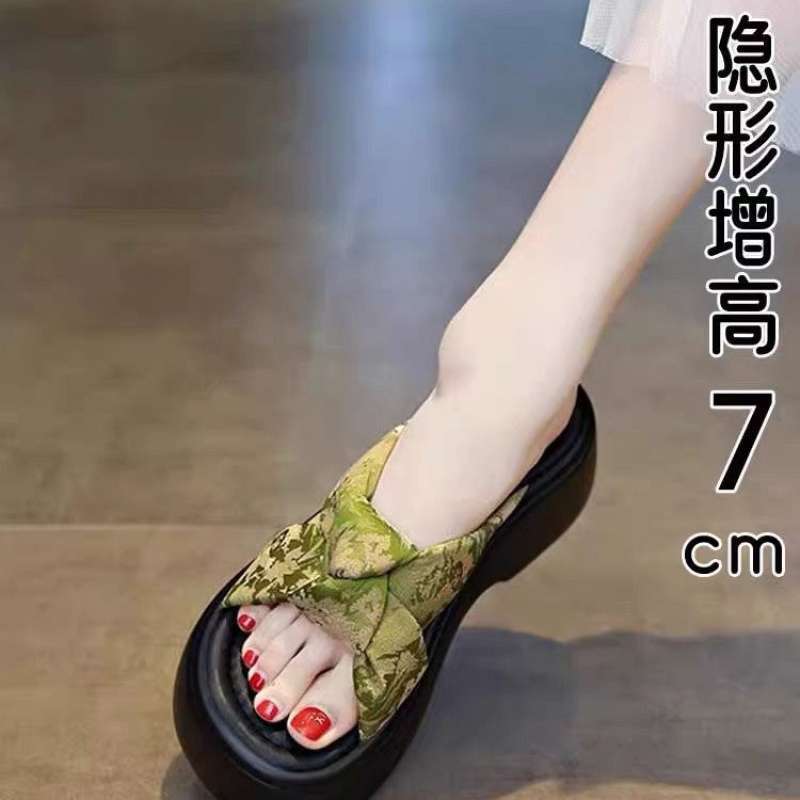 Gentle matching skirt platform slippers women's summer wear 2025 new muffin sandals high heels sandals soft-soled beach shoes