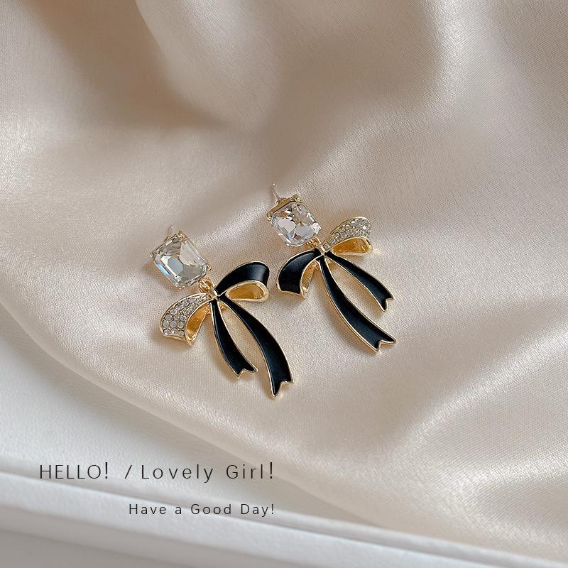 Korean Style Fashion Pearl Camellia Earrings For Women Girls Crystal Pendant Jewelry Lady Trendy Vintage Accessories Ear Rings