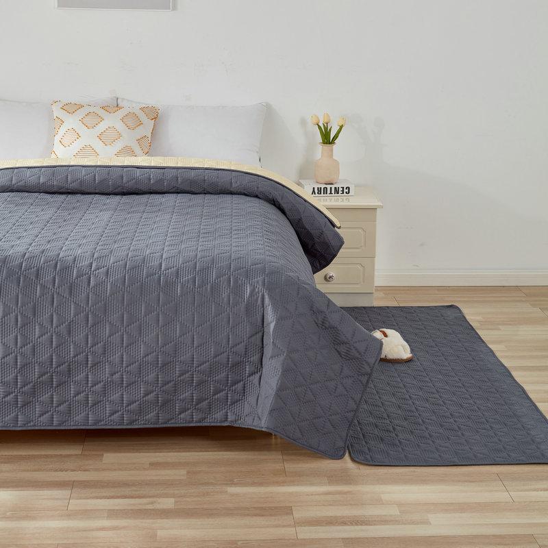 Pet Waterproof Insulation Pad Washed Quilted Embossing Craft Bedspread Large Size Waterproof Non-Slip Bed Sheet