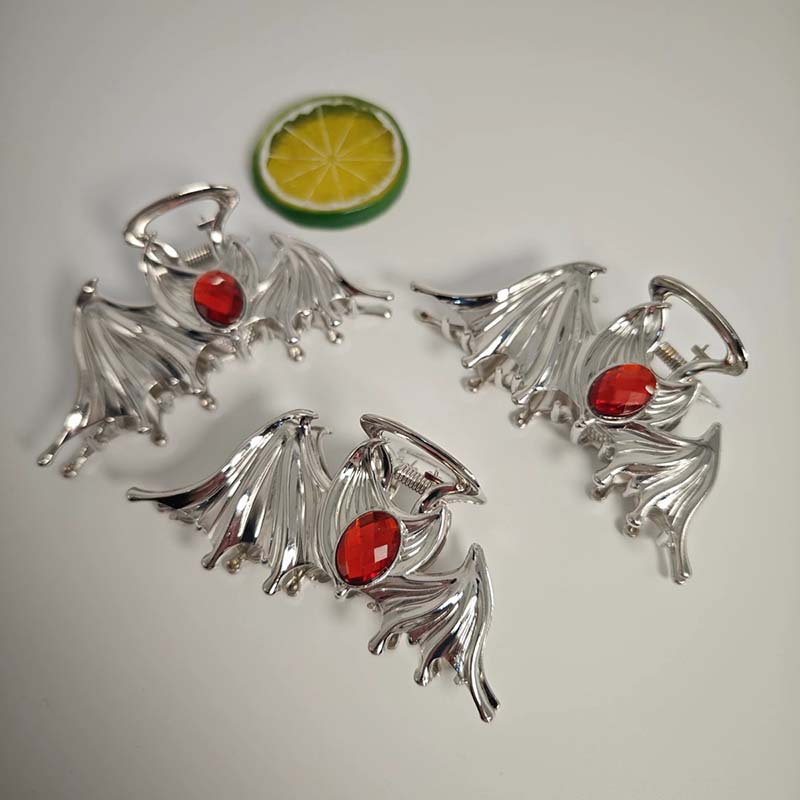 Dark Bat Hair Claws for Women Gothic Punk Hairpins Personality Metal Shark Clip Trendy Party Headwear Halloween Hair Accessories