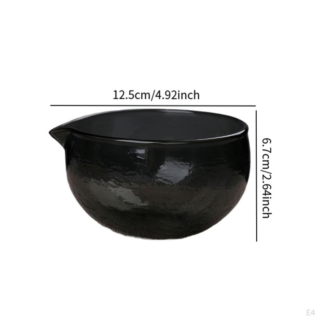 Zeremonielle Matcha-Schale mit Ausguss zur Zubereitung von Grüntee