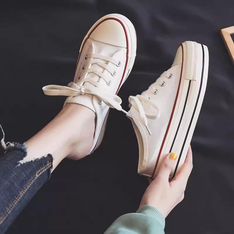 Innere höhenvergrößernde Halbschuhe 2025 Frühling und Sommer Fersenlose Canvas-Schuhe für Studentinnen Koreanische Version vielseitige atmungsaktive Plateauschuhe