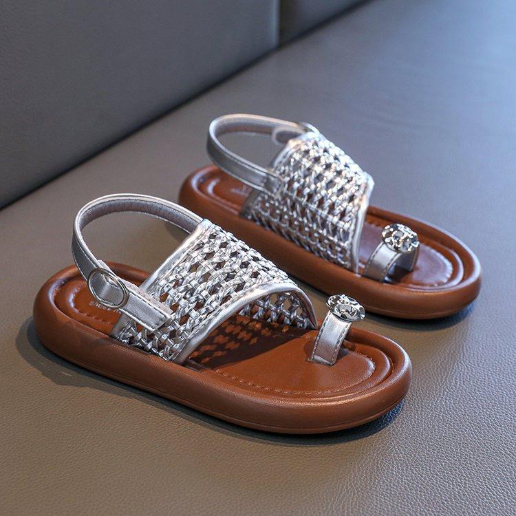 

Girls shoes clip toes princess style sandals Roman shoes soft sole 2025 summer new children s baby girl shoes trend 35 серебряный