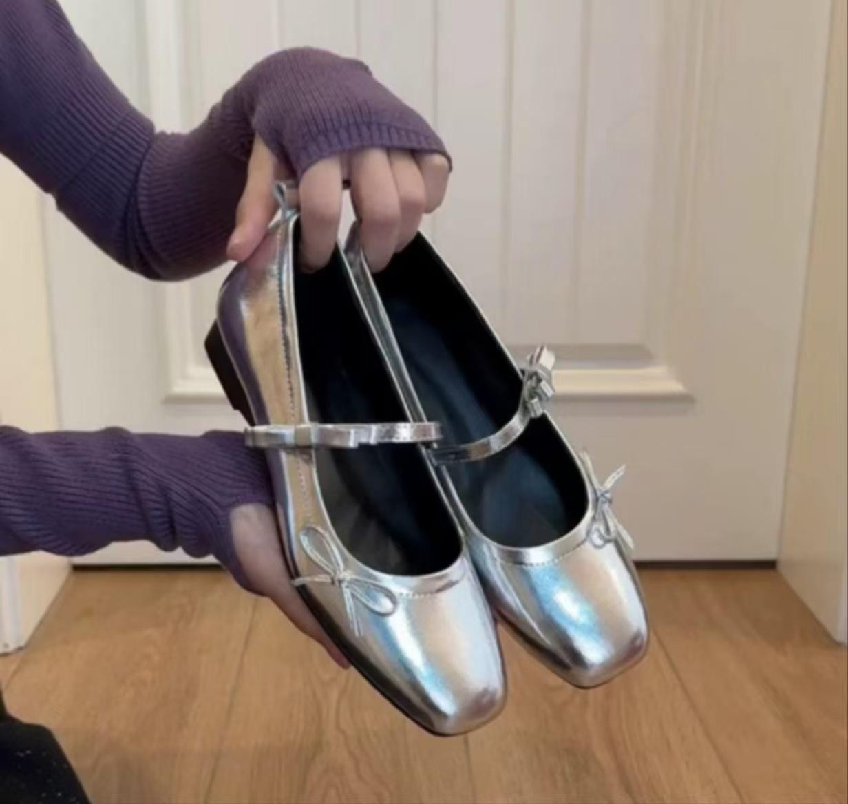 

Sheepskin model~ French single shoes women s flat bow ballet shoes small slope heel evening shoes retro Mary Jane shoes 40 серебряный