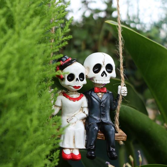 Skeleton Couple Figurine Swing Skeleton Hanging Decoration Gothic Car Rearview Mirror Pendant for Home Halloween Party Decor