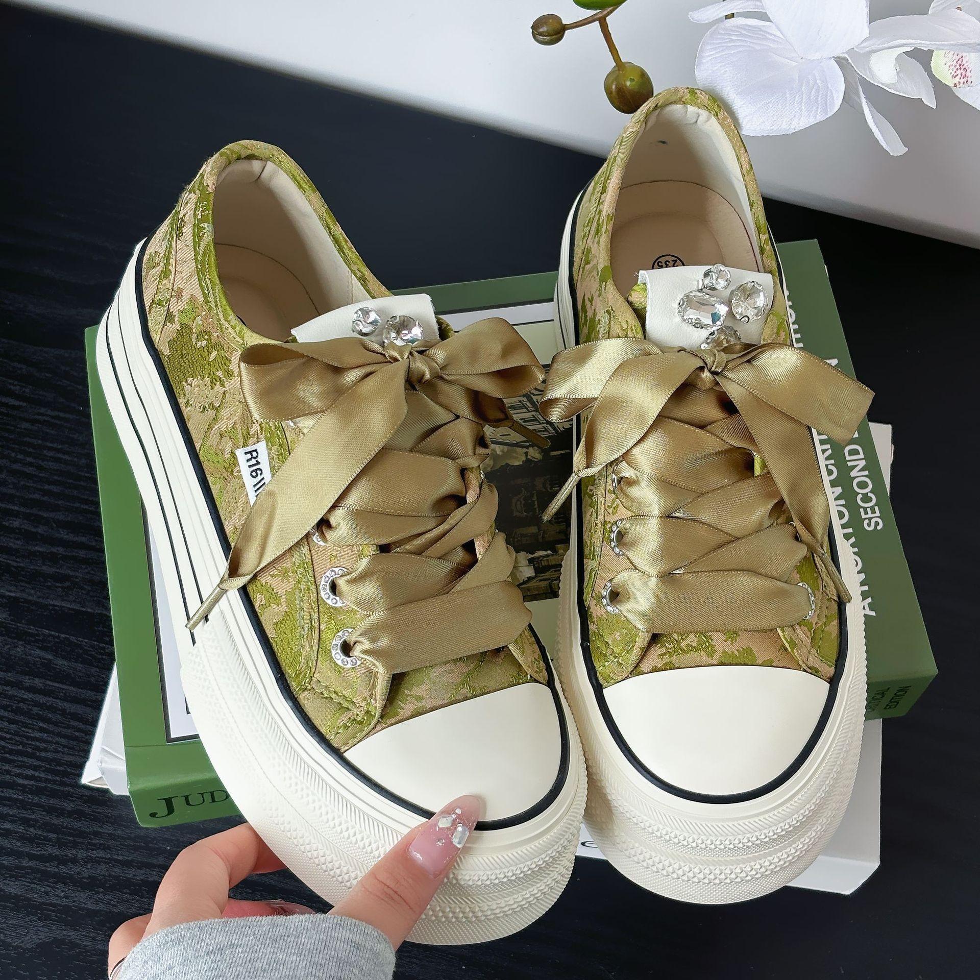 

2024 new summer women s breathable soft baseplate shoes versatile women s shoes muffin casual fashion student white shoes 35 зелёный