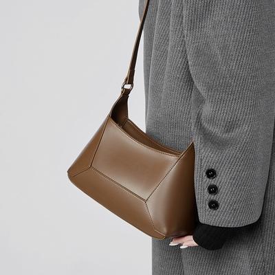 Frühling und Sommer neue Mode Achselhöhle Baguette-Tasche vielseitig Leder Nische einfache Umhängetasche Pendler Schulter Damen-Tasche
