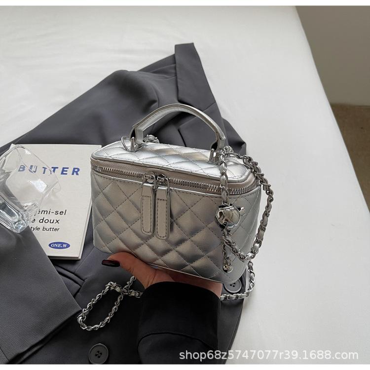 

2025 New Box Bag Gold Ball Diamond Chain Bags Personalized Embroidery Thread Cosmetic Bag Mini Small Square Bag