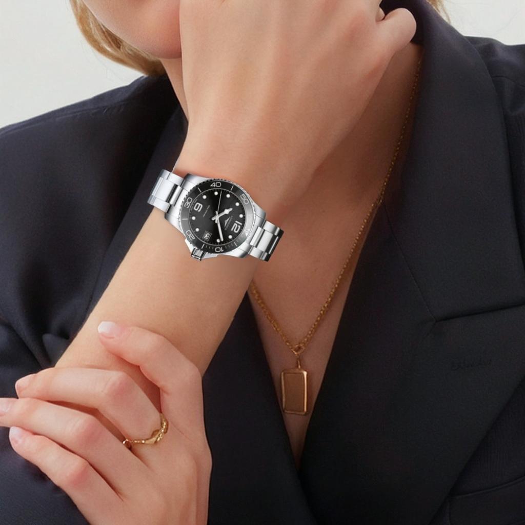 LONGINES Concas Diving Series Quartz Movement 300 Meters Waterproof Women's 32mm Black Dial Stainless Steel Case Stainless Steel Strap L3.370.4.56.6