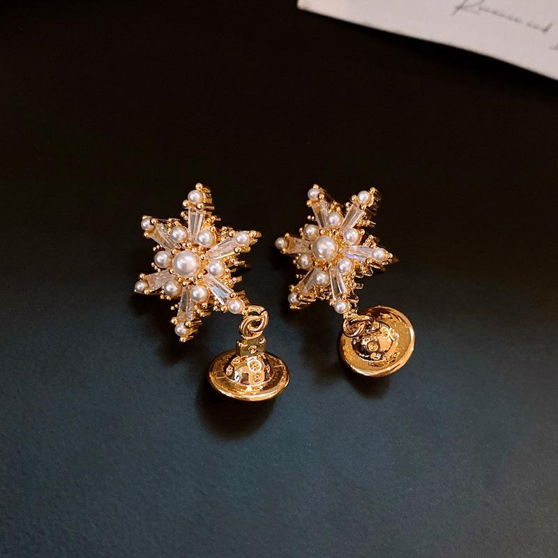 14K Gold Plated Snowflake Zirconia Stud Earrings - Retro Court Style Earring Accessories