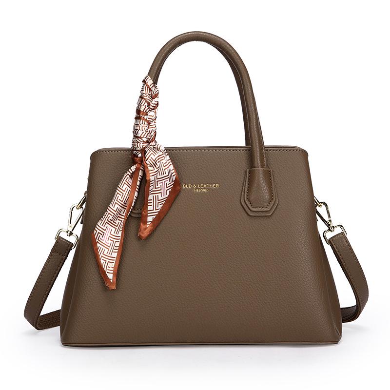 High-End Women's Light Luxury Fashion Shoulder & Crossbody Bag with Large Capacity