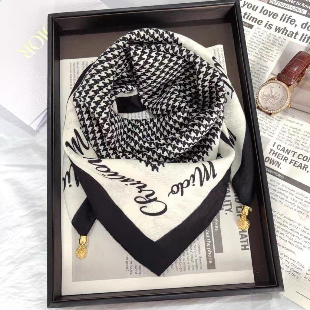 Women's Magnetic Buckle Neck Scarf - Lightweight, Comfortable Cotton, Versatile Style