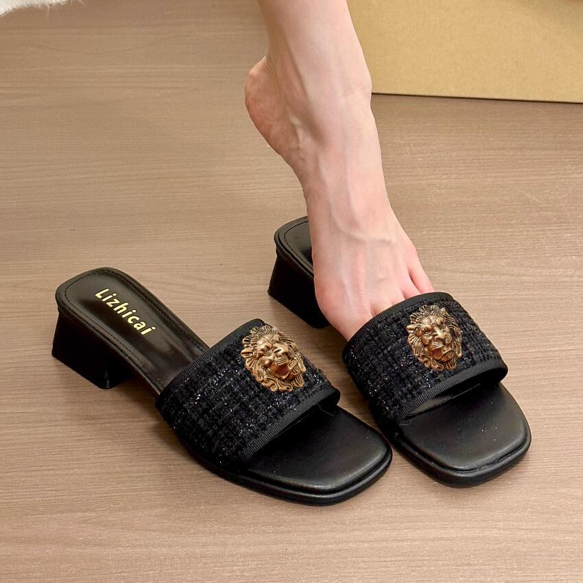 Summer couples Flip-flops Brand Designer Casual Be ach slippers women's  luxury sandals Italian Dinner Party style