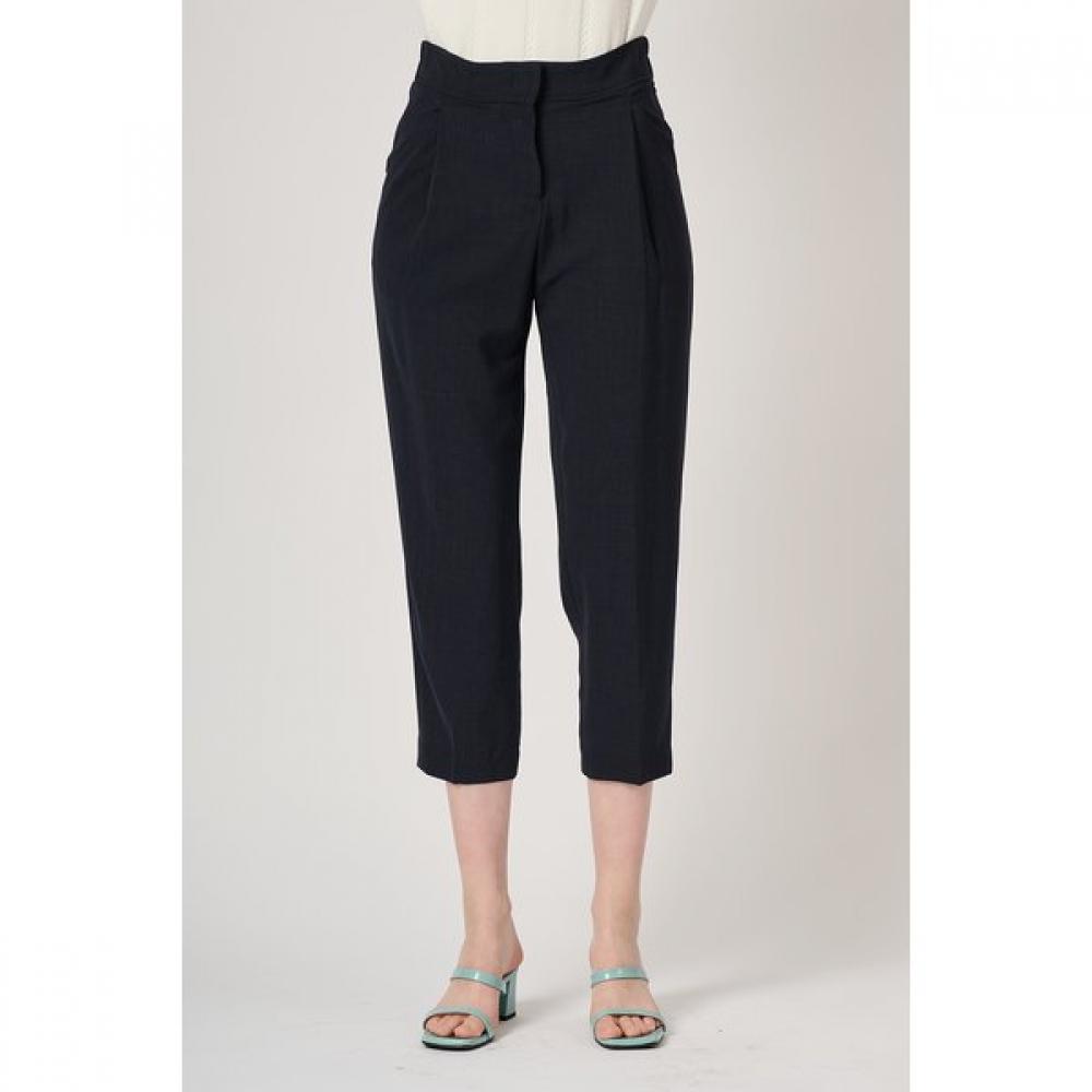 BCBG Backbanding Tuck Pants B4m4i301