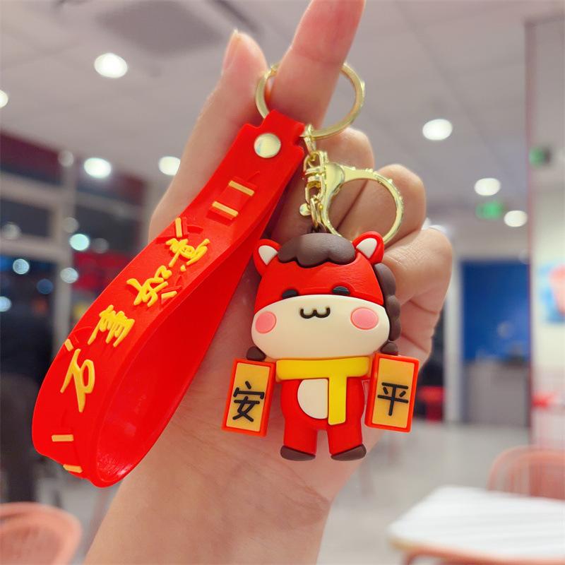 

Новогодний брелок-подвеска Трехмерная кукла Брелок для ключей автомобиля Подвеска для сумки Новогодний подарок Детская игрушка