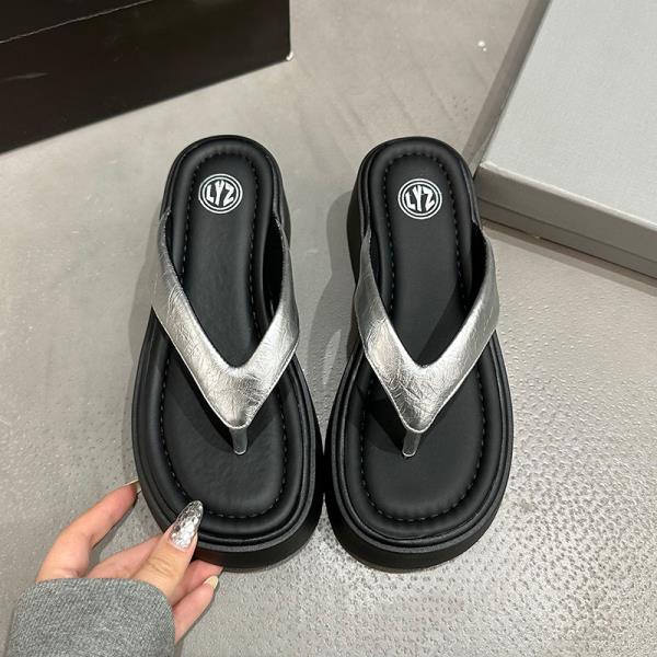 Fashion Female Shoes Rubber Flip Flops House Slippers Platform Slides Fashion 2025 Hawaiian Summer Soft Luxury Casual Leisure Rubber Fli