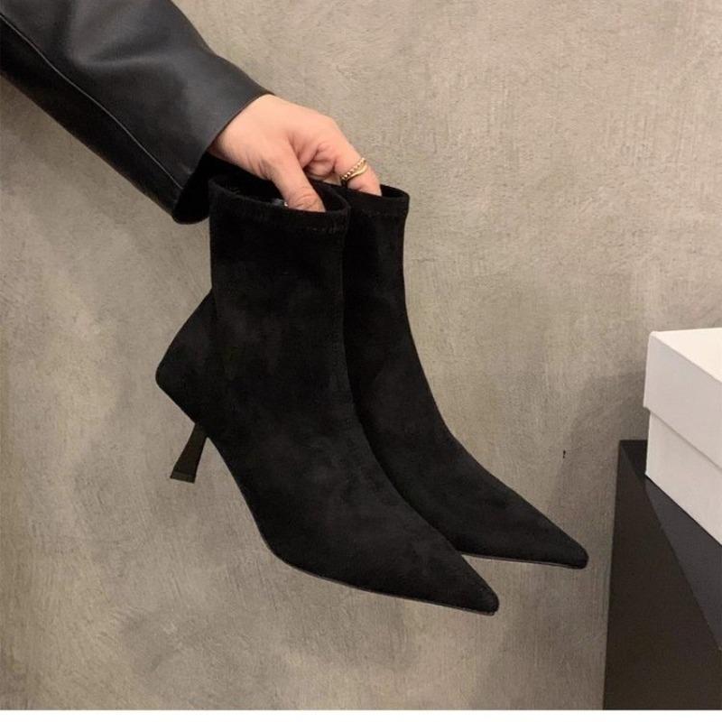 Mode Mode slip-on damkängor moderiktiga och bekväma damers bekväma matchande högklackade korta stövlar 2025 vinter