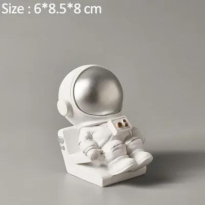 Nordic Resin Creative Astronaut Sculpture Figurine Store Craft Desk Home Decoration Accessories Modern Birthday Gift Cartoon