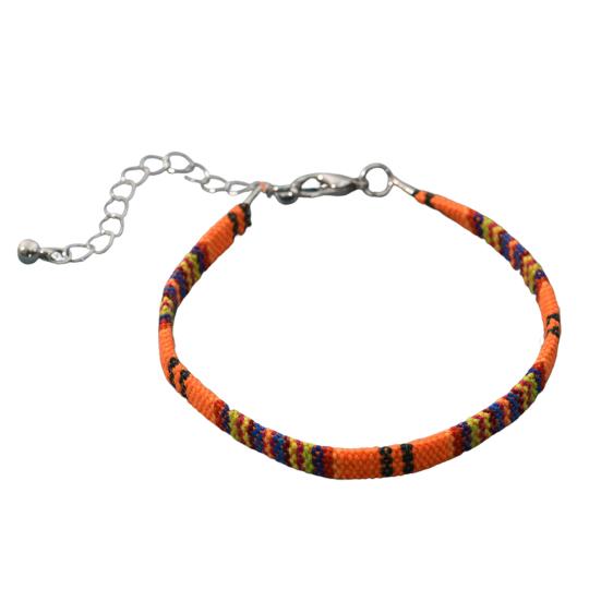 

Популярный браслет в стиле бохо с геометрическим рисунком и простым нарядом A