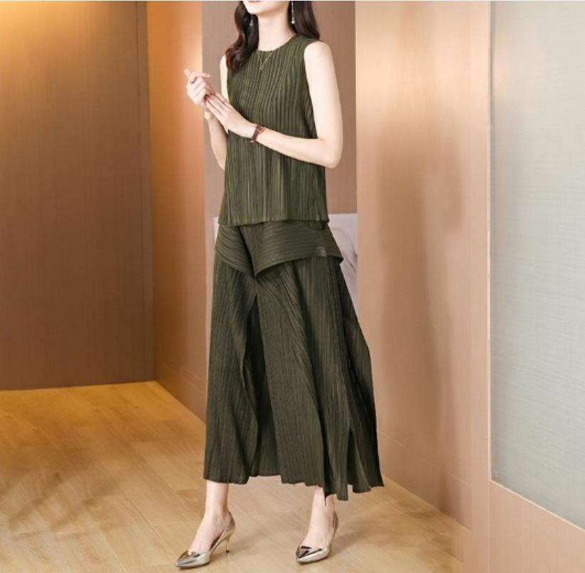 2025 Stylish Miyake Pleated Slimming Irregular Fashion Pants