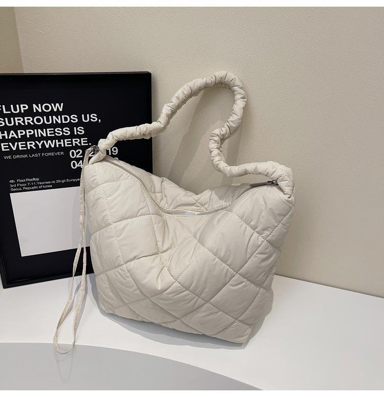 Rhombus down cotton clothing bag women's 2025 new large-capacity shoulder underarm bag winter messenger tote bag