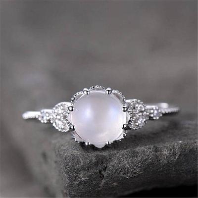 Elegantní evropský a americký zásnubní prsten z 18k růžového zlata s měsíčním kamenem a diamantem a bílým opálem