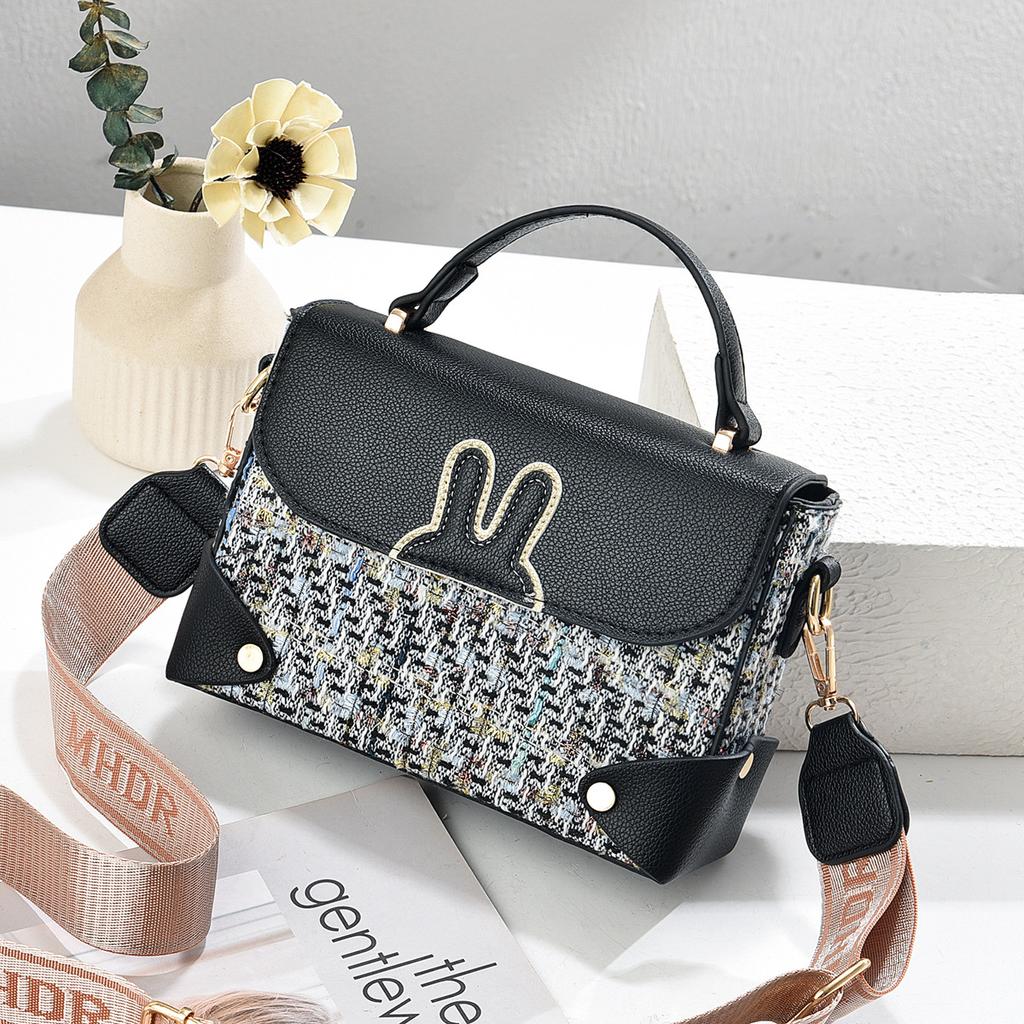 Shoulder bag New fresh wind handbag Textured handbag Broadband oblique span women's bag