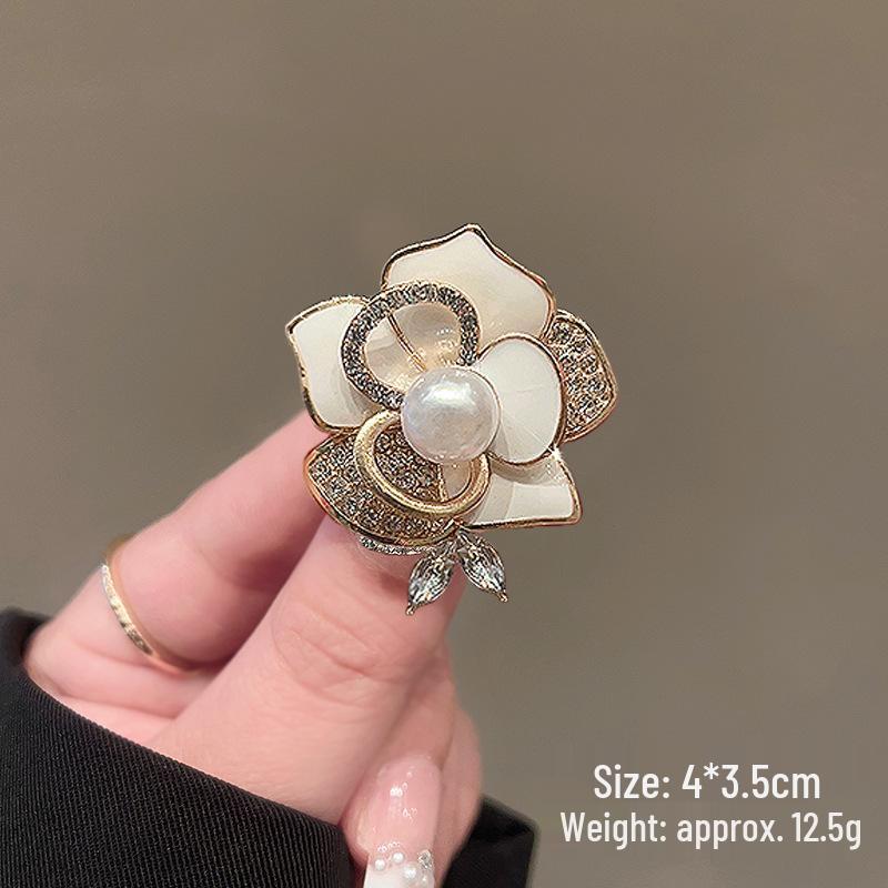Exquisite Butterfly & Rose Camellia Brooch - Elegant Flower Corsage for Women's Suit Coats